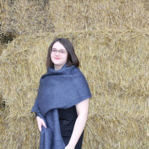Venez-decouvrir-nos-etoles-tissees-orage-60x200-en-mohair-de-chevreau-et-soie-que-vous-pouvez-associer-à-nos-gants-bonnets-et-berets-sur-www.aumohairdelachtitebiquette.fr