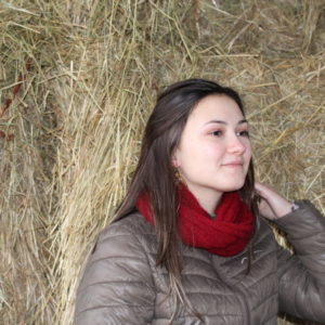 Venez-decouvrir-nos-tours-de-cou-rubis-à-porter-en-toutes-saisons-et-en-toutes-occasions-sur-www.aumohairdelachtitebiquette.fr